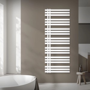 Weißer LuxeBath Badheizkörper Iron 600x1600mm mit Eck-Anschlussgarnitur in Badezimmer.