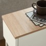 Detailansicht: Weißer SoBuy Nachttisch FBT111-WN mit Schublade und Holz-Optik Ablage.