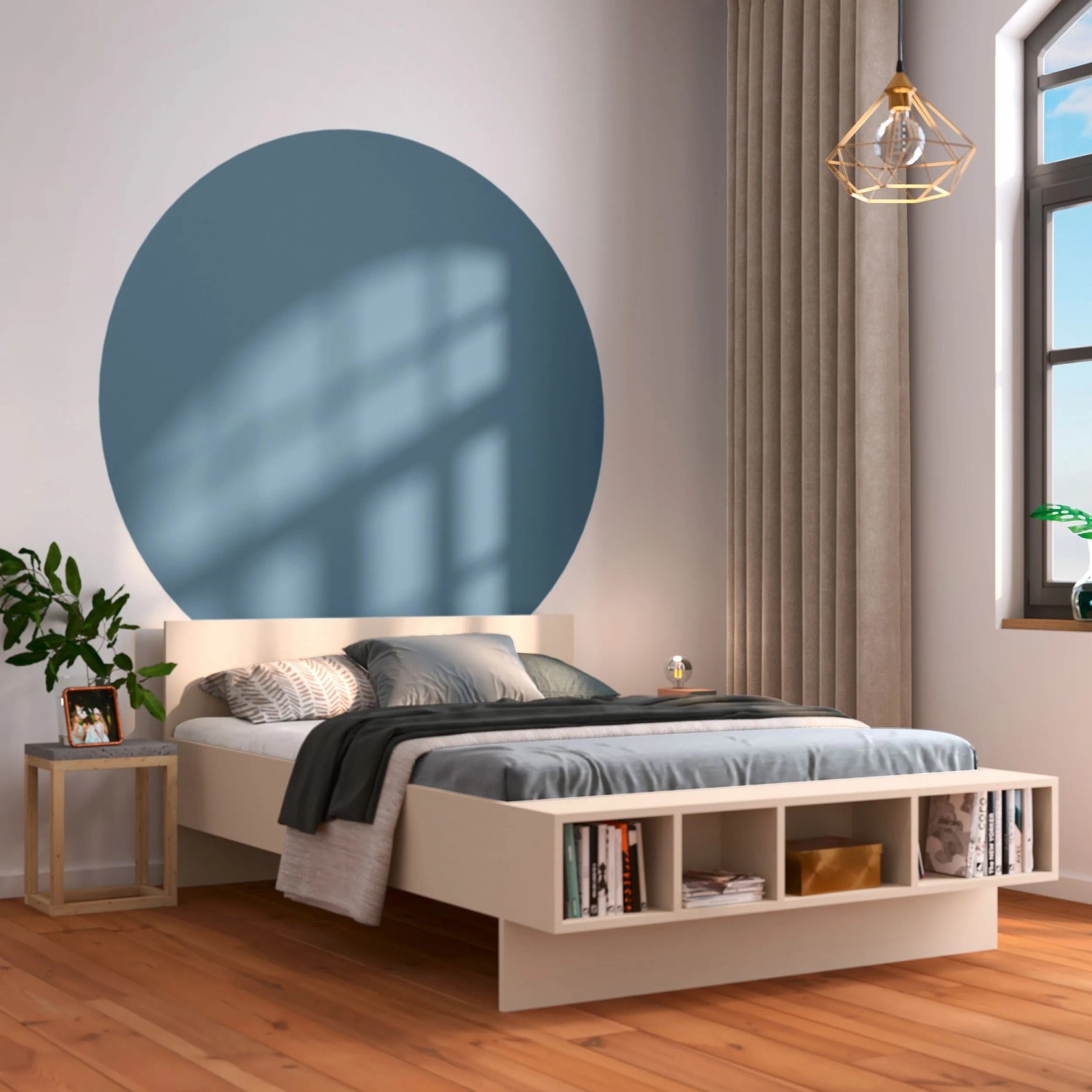 Schlafzimmer mit Wand in Marineblau (CREATE! by OBI Lieblingsfarbe Fiete).