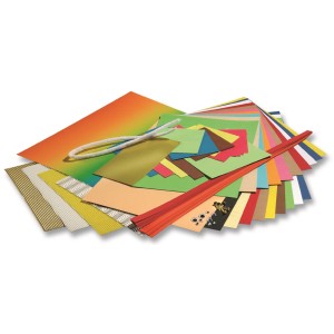 Bastelpapier-Koffer, 110-teilig: Papier, Flechtstreifen, Biegeplüsch und mehr für kreative Projekte.