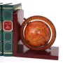 Braune Buchstütze mit drehbarem antikem Weltkugel-Globus, hält Bücher. Dekorative Figur.