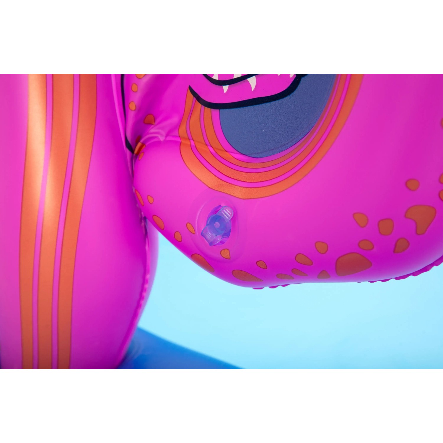 Detailaufnahme: Pinkes Bestway Wasserspielcenter Unterwasserwelt mit Ventil.