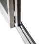 Detailaufnahme: Schiebetür des Sojag Aluminium Pavillon Striano Champagner, mit Moskitonetz.