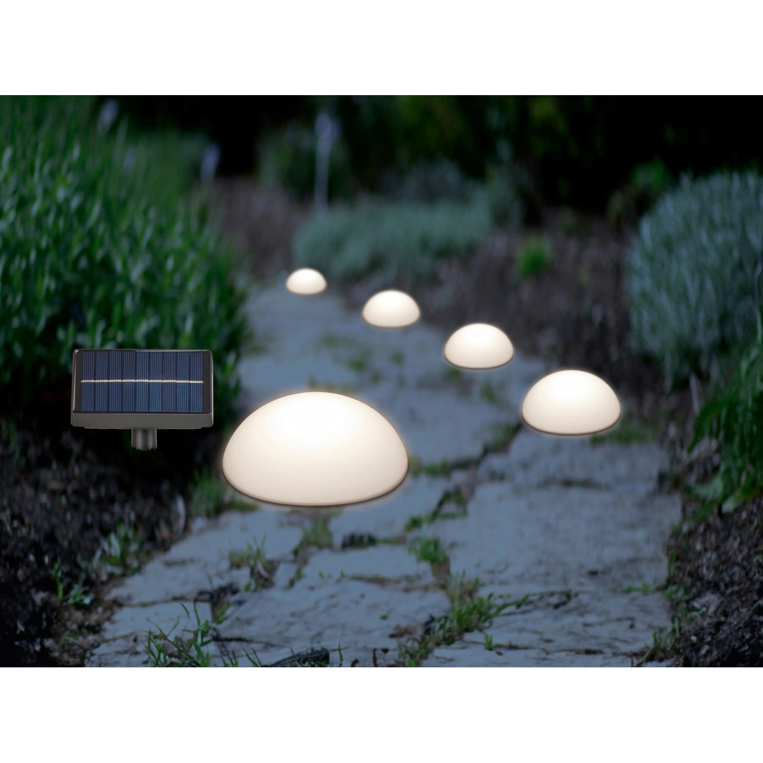 Solar-LED-Dekoleuchte Camporosso mit warmweißem Licht und RGB-Farbwechsel, 6,75 m lang.
