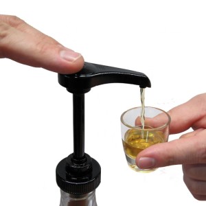 Ich-Zapfe Pumpspender ALC-PUMP dosiert Getränk in ein Glas. Küchenausstattung für 3,0 - 4,5 L Flaschen.