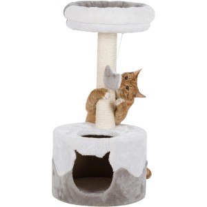 Trixie Kratzbaum Nuria, 71 cm, weiß/grau mit Katze beim Spielen am Sisalstamm.