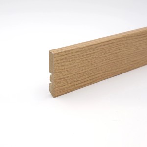 Sockelleiste MDF Flach 60 Eiche, 56x10x2400 mm, Detailansicht.