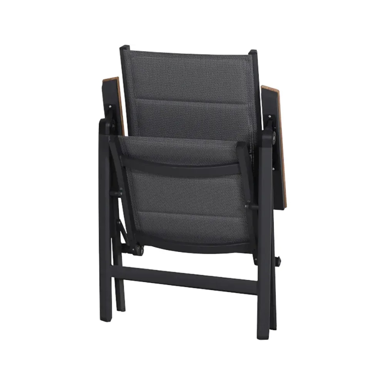 Zusammengeklappter Siena Garden Klappsessel Tesor in Matt-Anthrazit mit Teakholz-Armlehnen.