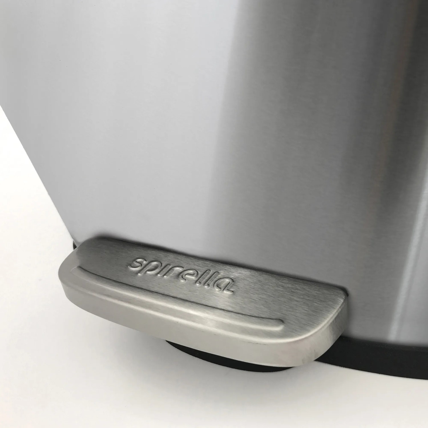 Detailaufnahme: Spirella Akira Kosmetikeimer, 12 l, Edelstahl, mit Pedal.