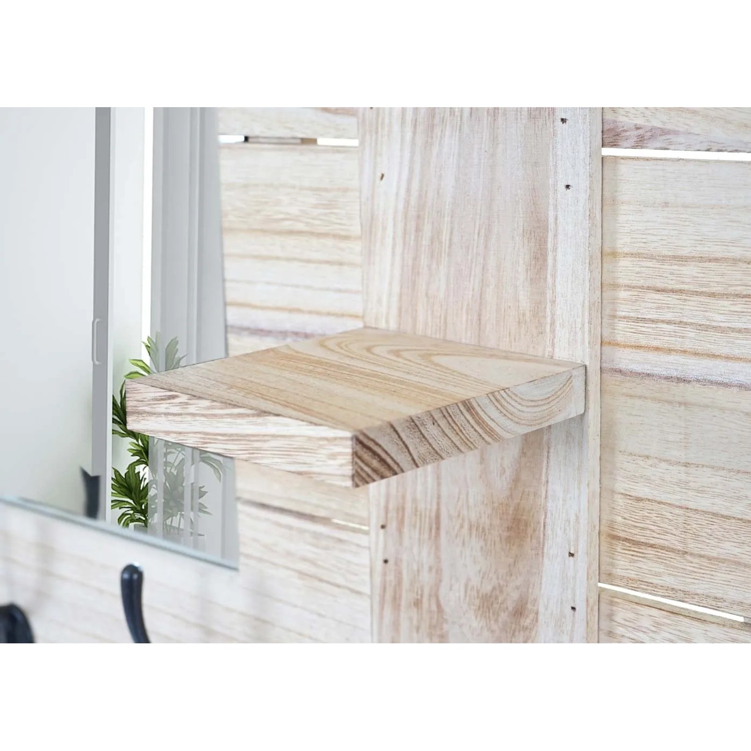 MCW Wandgarderobe C89 mit Spiegel, naturbraunes Holz, zwei Ablagen und fünf Haken.