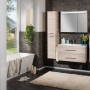 Fackelmann Spiegelschrank B.Clever Alaska Esche 90 cm im Badezimmer mit Waschbecken und Badewanne.