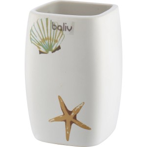 Weißer baliv Zahnputzbecher aus Keramik mit Muschel- und Seestern-Motiv.