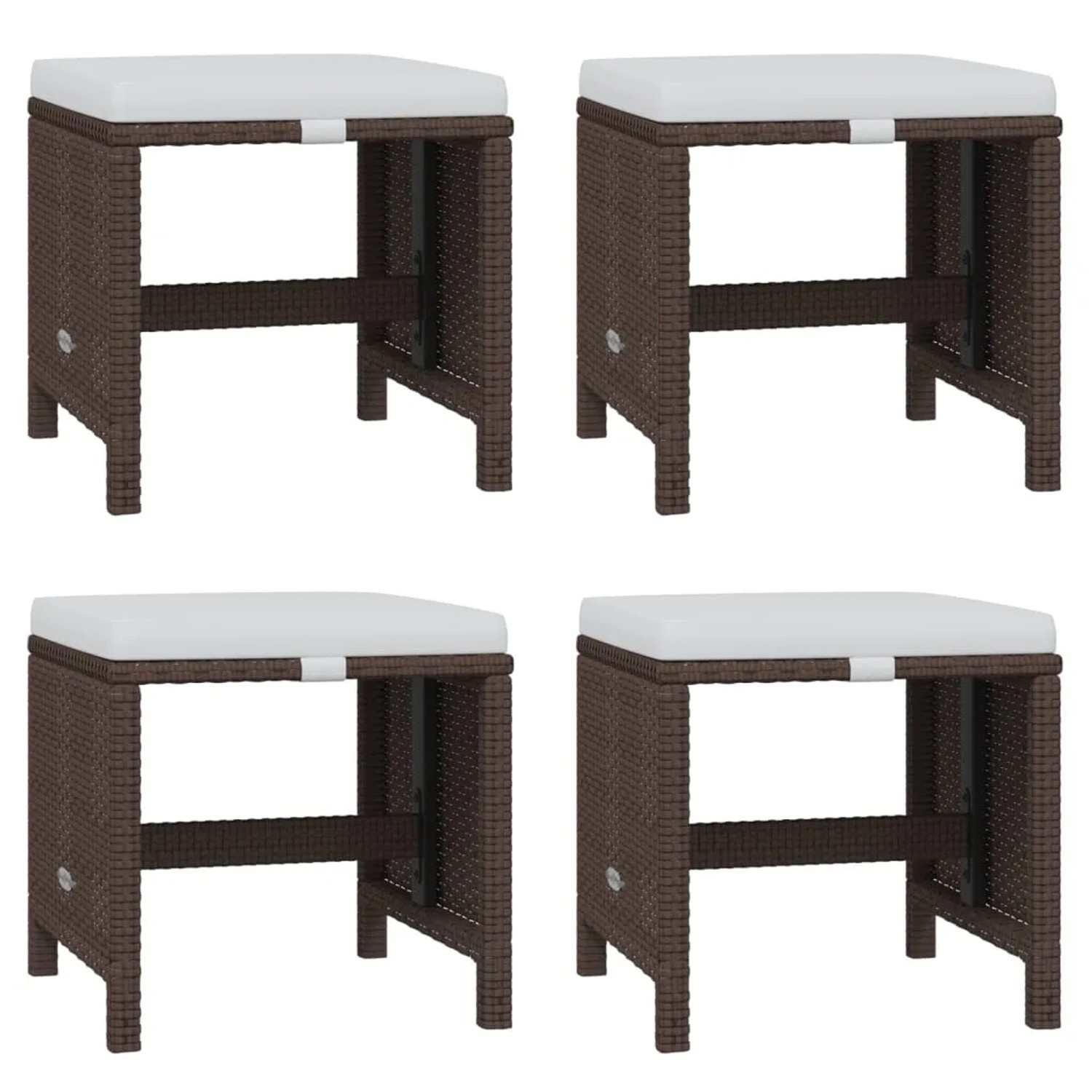 Vier braune Poly Rattan Hocker mit cremeweißen Kissen, Teil der vidaXL Garten-Essgruppe.