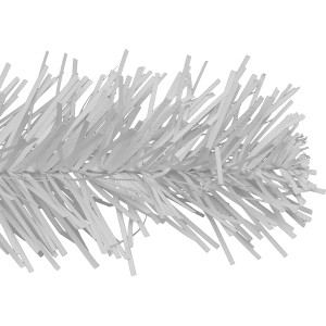 Detailaufnahme: Weißer, künstlicher Weihnachtsbaum Skaland, 60 cm hoch.