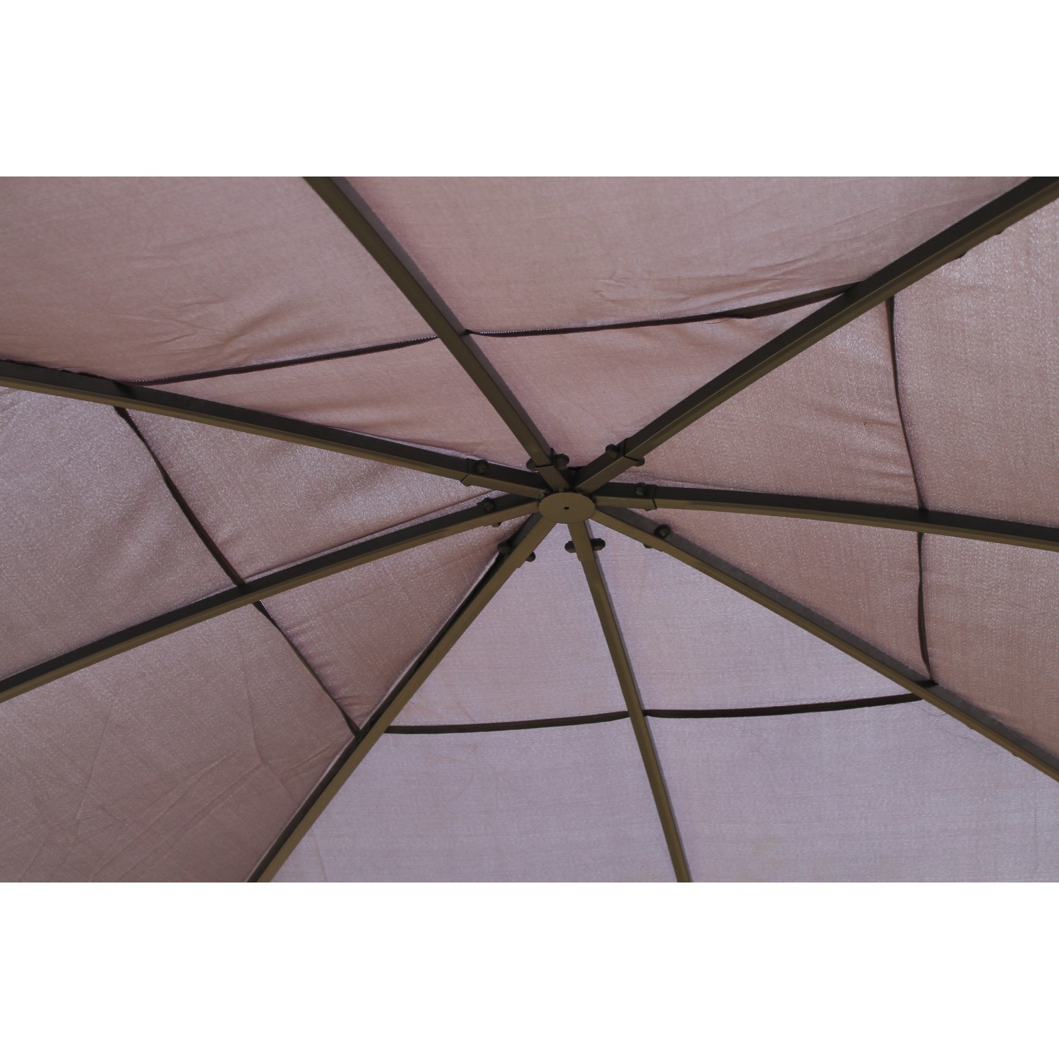 Innenansicht Pavillon Milena: Dachkonstruktion mit Stahlrohr-Gestell und Stoffdach in Grau.