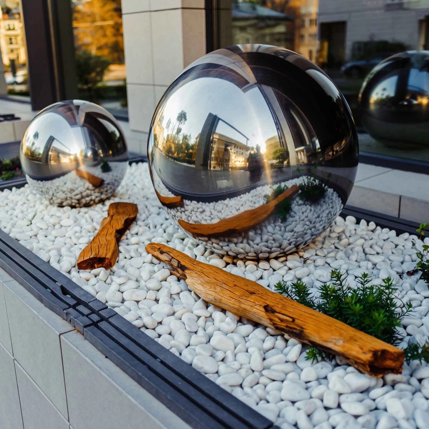 Intergarden Dekokugel Garten Ø 30 cm Edelstahlkugel Winterfest für Außen Teich & Schwimmdeko_3