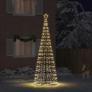 400 cm hoher LED Weihnachtsbaum aus Eisen mit 800 warmweißen Lichtern, festliche Außendekoration bei Nacht.