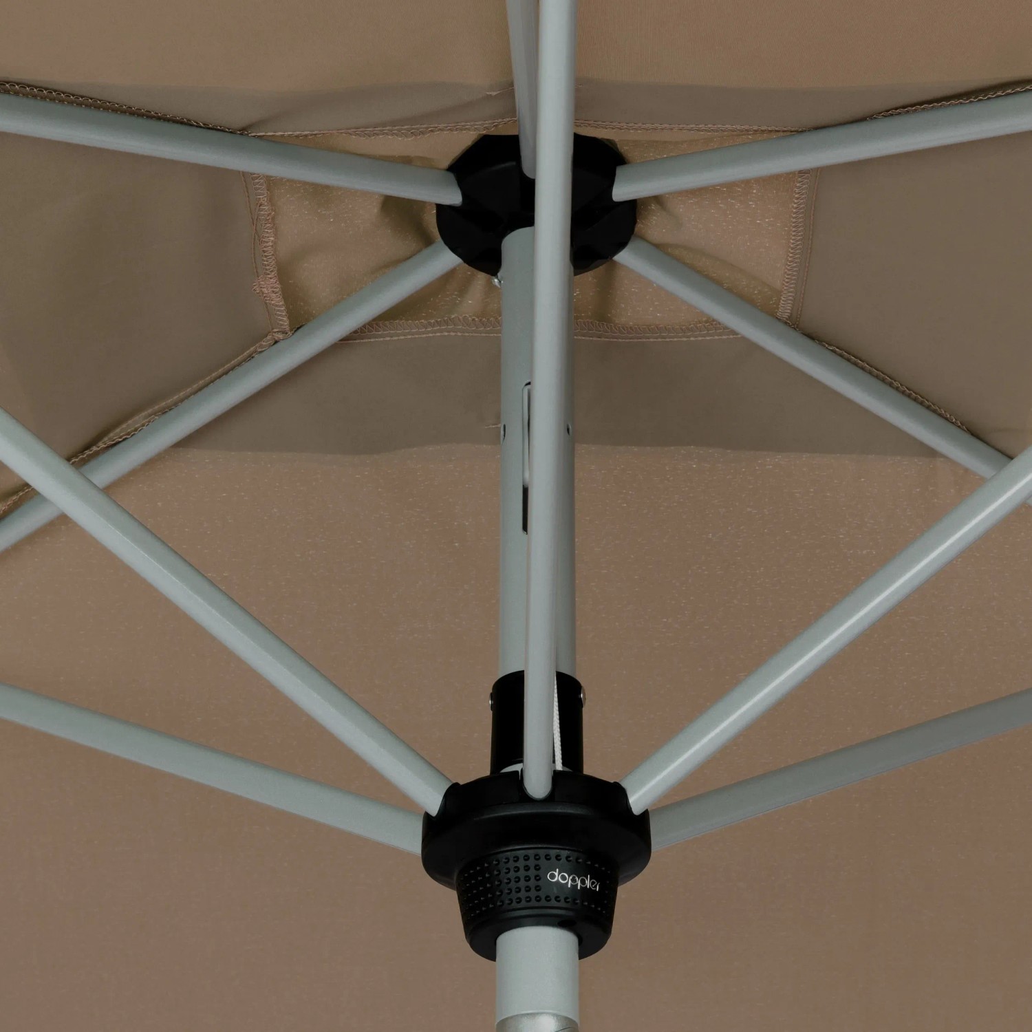 Detailaufnahme: Doppler Marktschirm Active, 210x140 cm, Greige, Kurbelmechanik, Gestell und Bezug.