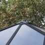 Detailaufnahme des anthrazitfarbenen Palram Palermo Gartenpavillons mit LED-Set, Fokus auf Dachkonstruktion.
