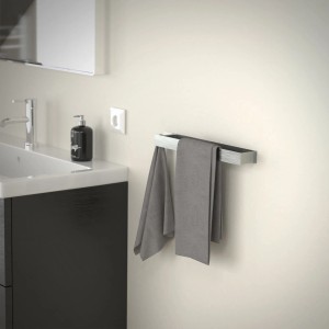 ML-Design Handtuchhalter Silber, Wandmontage ohne Bohren mit Haken und Handtüchern.
