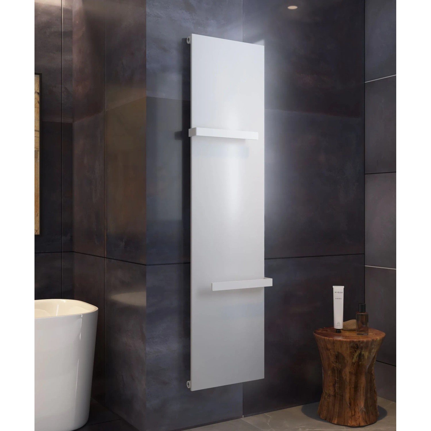 Weißer Glasdeals Badheizkörper LIANO (160x45 cm) mit Mittelanschluss im modernen Bad.