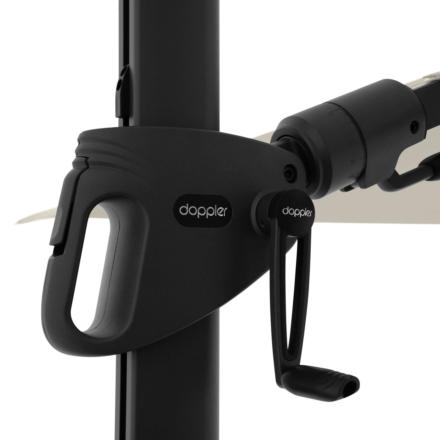 Detailaufnahme des Drehmechanismus vom Doppler Ampelschirm MyZone in Natur.