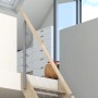 Dolle Raumspartreppe Brest, Eiche unbehandelt, mit geradem Verlauf und einseitigem Geländer.