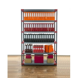 Grau-rotes Kunststoffregal Grey Bear Extra-Tall (220x140x46 cm) mit Ordnern und Boxen.