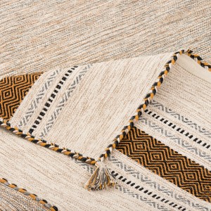 Handgewebter Kelim Teppich "Navarro Curry" 120x180cm mit geometrischen Mustern in Curry, Schwarz und Grau.