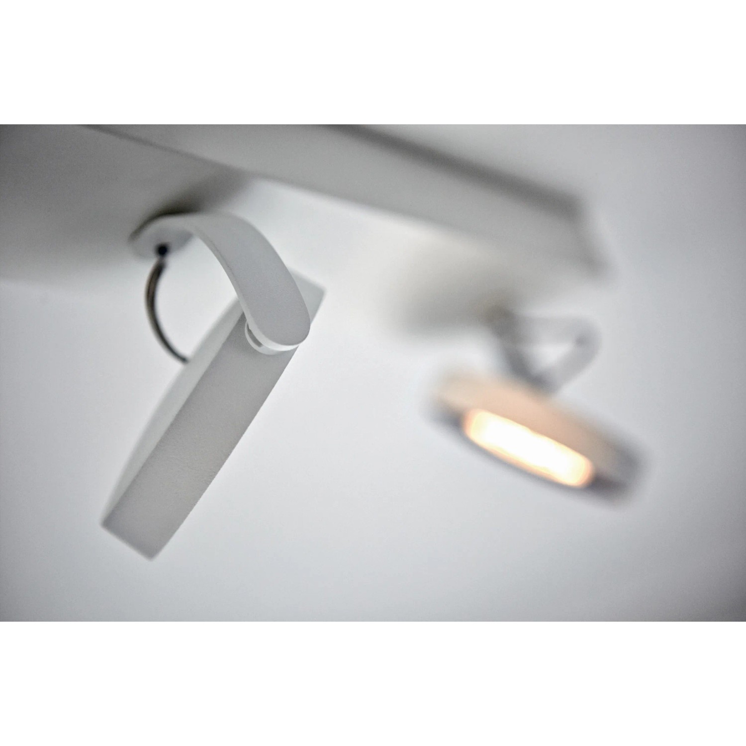 Philips myLiving LED-Spot, 4er, Clockwork Warmglow, weiß. Deckenleuchte mit schwenkbaren Spots.