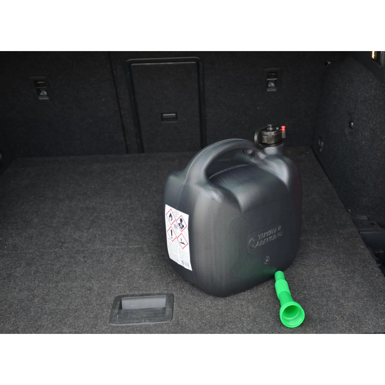 Faszinierend Benzinkanister Im Auto Bilder
