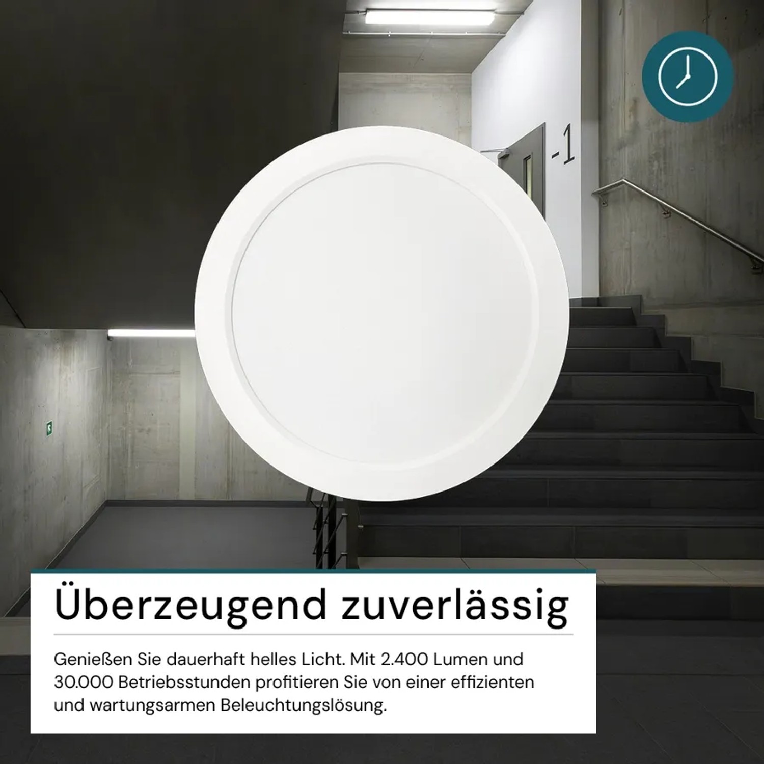Weiße, runde LUXULA LED Bad-Deckenleuchte (Ø229mm) vor Treppenhaus. Lichtfarbe einstellbar.