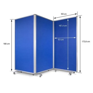 Blaue, dreiteilige KARAT Filz Stellwand mit Rollen, 180x180 cm, für Büro und Präsentation.