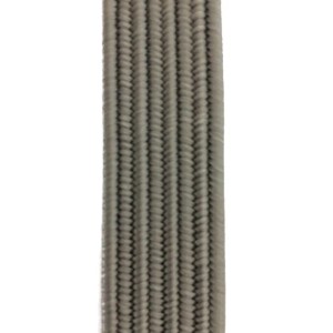 Graues, flaches Spanngummi, 100 cm, mit elastischer, gerippter Oberfläche für sichere Ladungssicherung.