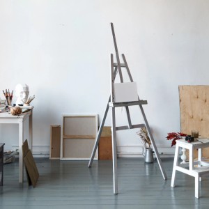 Relaxdays Leinwand Set, 12 Keilrahmen in verschiedenen Größen auf Staffelei.