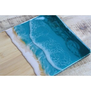 Klares Epoxidharz Resin für kreative Projekte, z.B. River-Table Design.