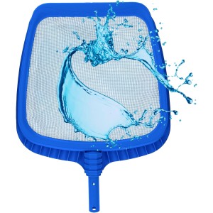 Blauer Poolkescher Basics mit Netz und Wasserfontäne für die Reinigung von Pools.