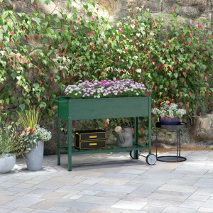 Grünes Outsunny Hochbeet mit Rädern, bepflanzt mit Blumen, für Garten und Balkon.