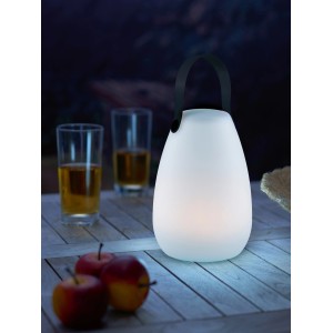 Weiße LED Tischleuchte Posola für stimmungsvolle Außenbeleuchtung mit Tragegriff.