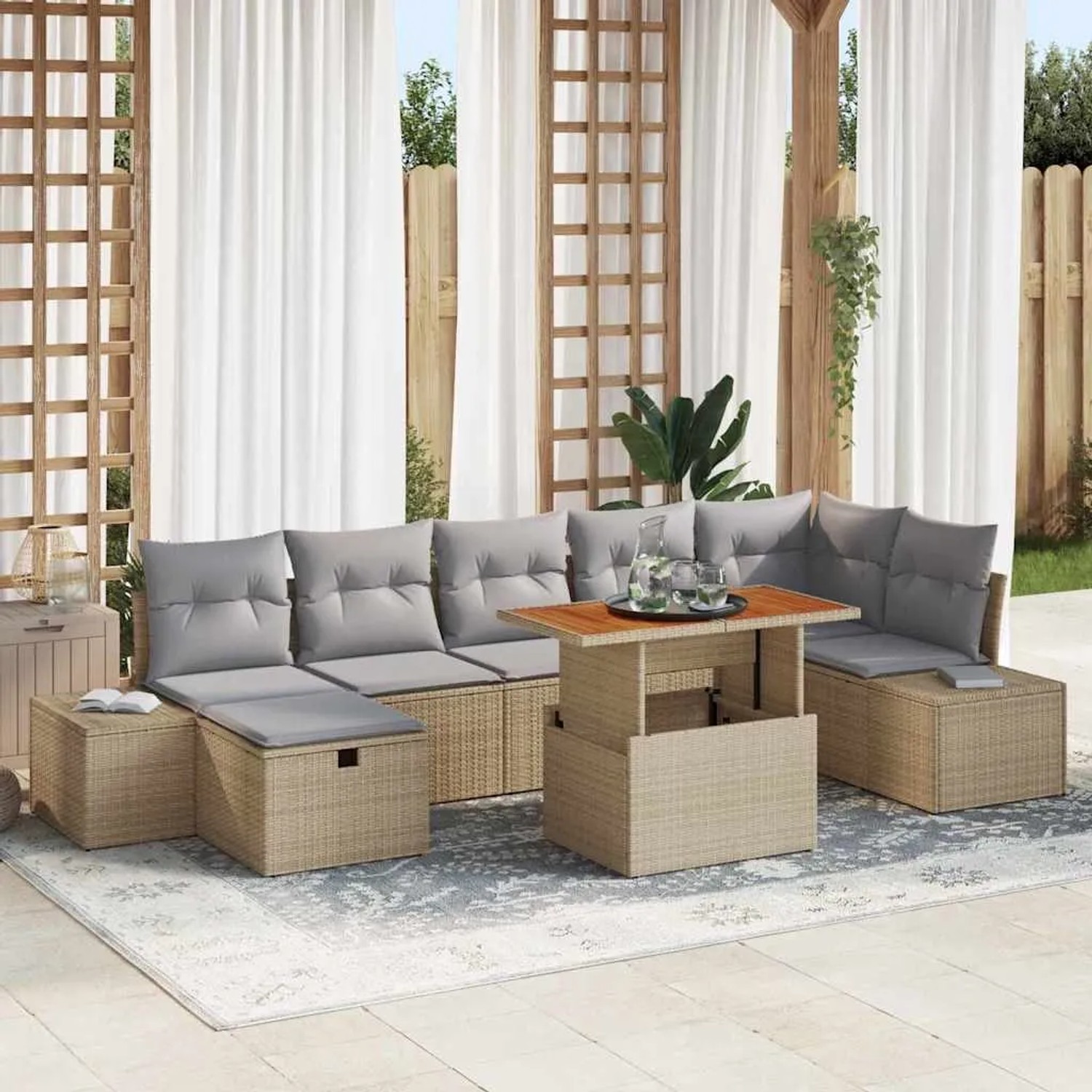 8-teiliges Garten-Esszimmer-Set aus Rattan und Akazie mit beigen Kissen.