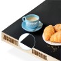 Schwarze KARAT Tischfolie Empire mit abgeschrägter Kante, mit Kaffee und Croissants dekoriert.