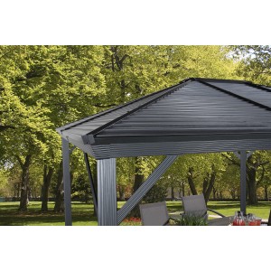 Sojag Pavillon Ventura, anthrazitfarben, mit Dach aus Stahl und Aluminiumgestell im Garten.