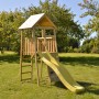 Wendi Toys Spielturm Falke mit gelber Rutsche, Kletterwand und Leiter im Garten.