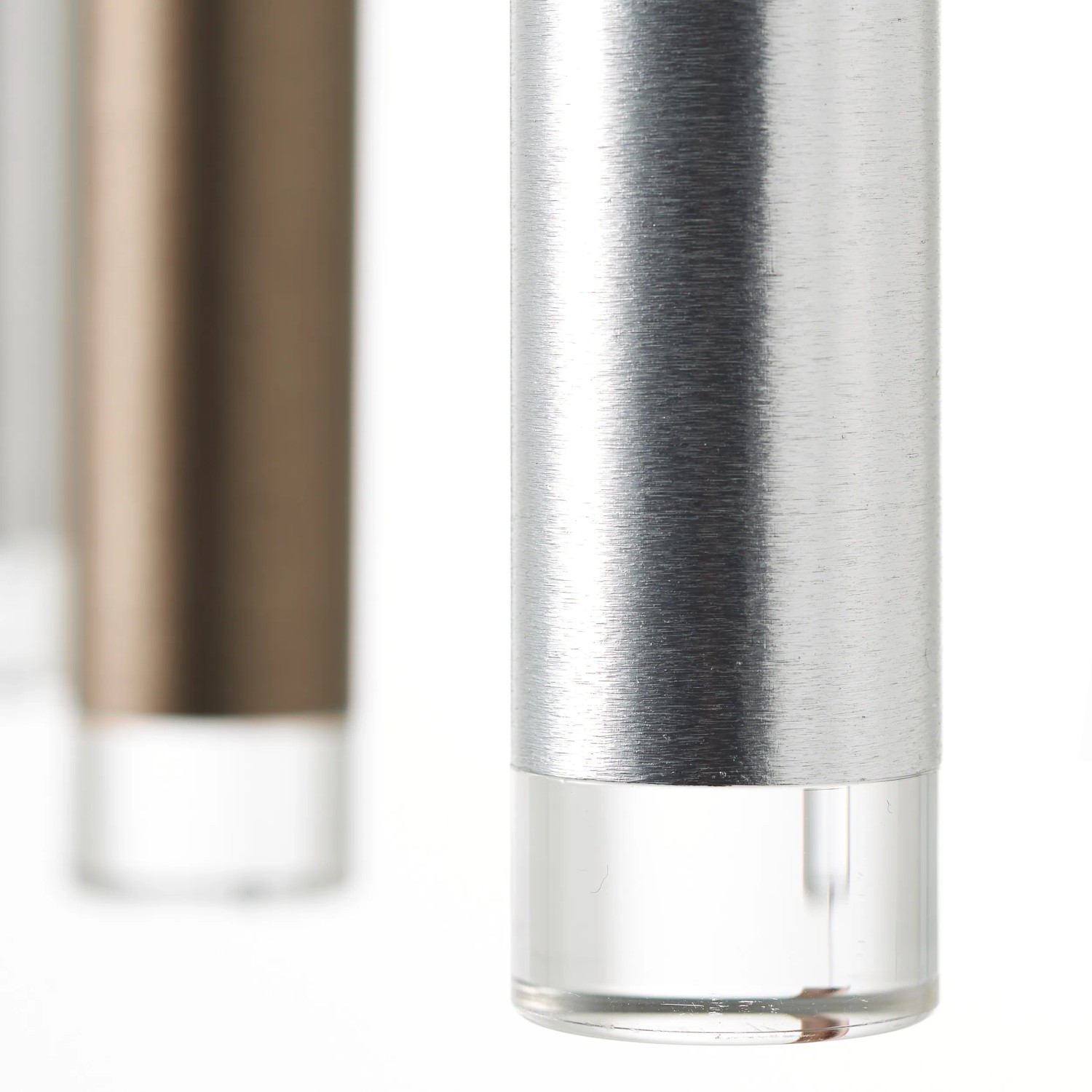 Detailaufnahme: 5-flammige, braune Brilliant LED-Pendelleuchte Cembalo.