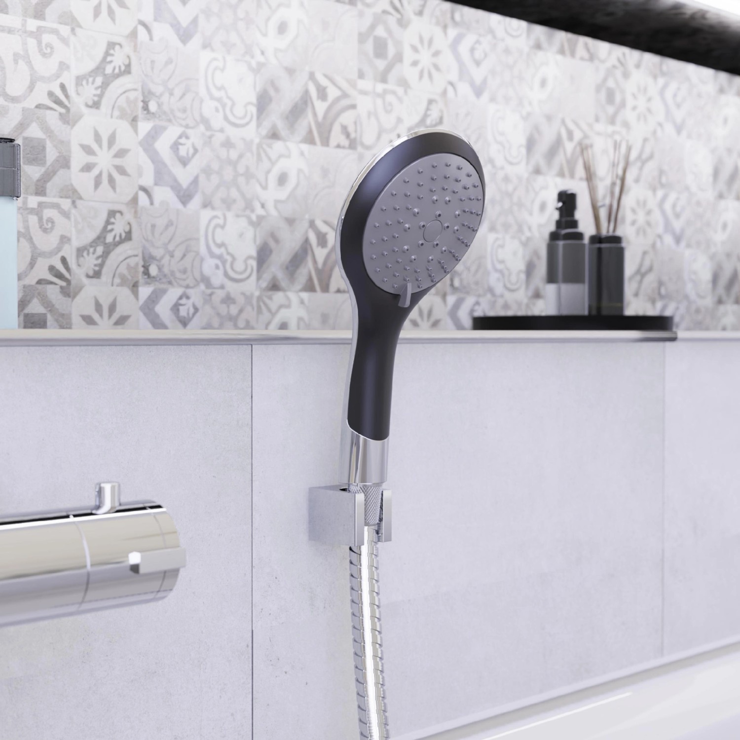 Schütte Handbrause Broadway in Schwarz/Chrom mit Antikalk-Noppen und Brauseschlauchanschluss.