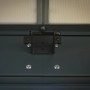 Detailaufnahme Verschluss einer Terrassenüberdachung.