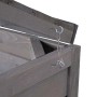 Detailansicht der anthrazit-grauen Mülltonnenbox aus Tannenholz: Geöffneter Deckel mit stabiler Sicherungskette.