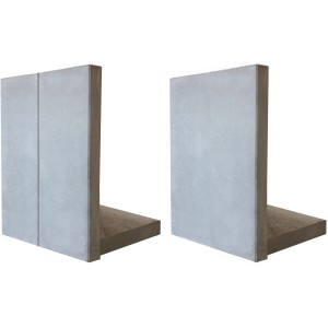 Graue Mauerscheibe aus Beton, 130x100x75 cm, zur Böschungsbefestigung.