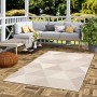 Bunter Pergamon In & Outdoor Teppich mit Rautenmuster, 80x150cm, auf einer Terrasse.