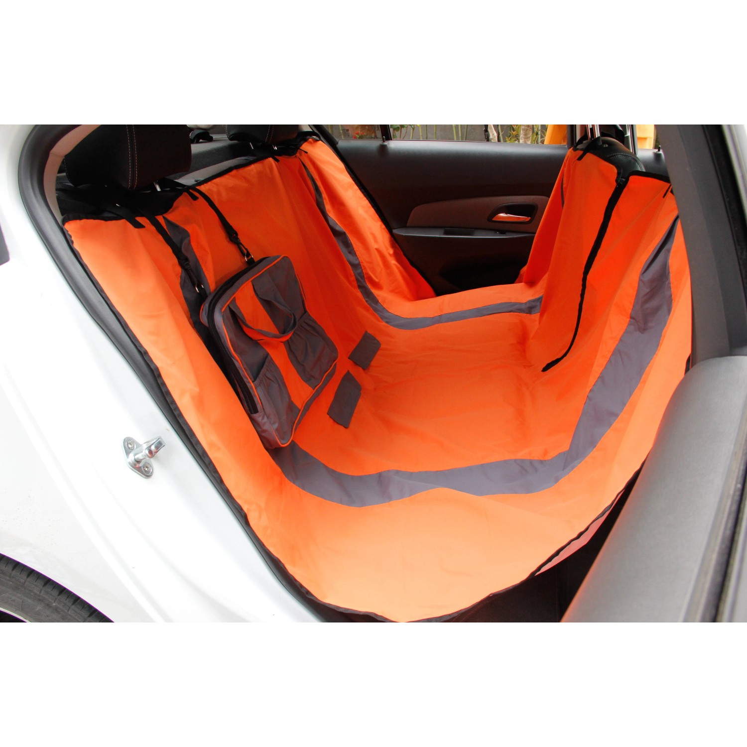 Orangefarbene Hunde-Autoschondecke 160x135 cm mit Tasche zum Schutz der Rückbank vor Verschmutzung.